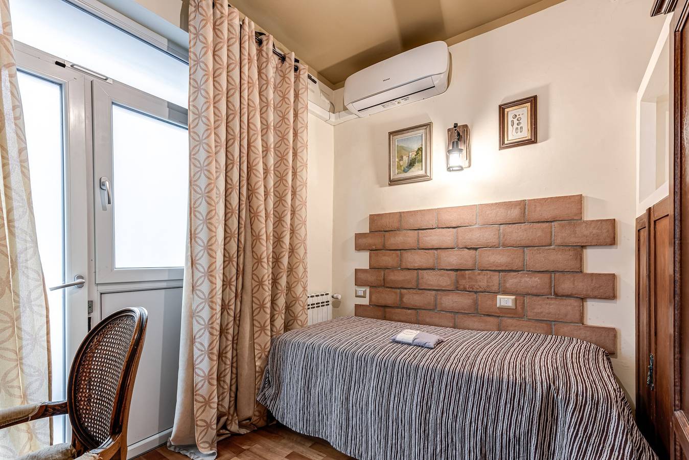Zimmer 'Singola' mit Wi-Fi und Klimaanlage in Florence city center, Florenz