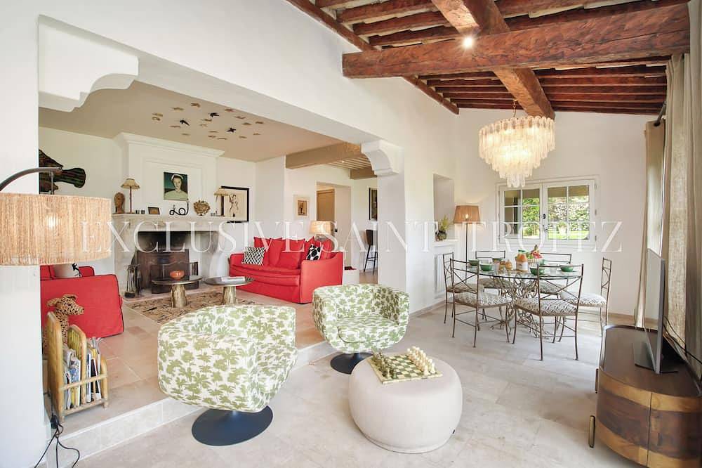 Provencal house with a pool, ideally located between Ramatuelle and St-Tropez. in Pampelonne, Ramatuelle