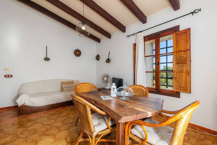 Apartamento inteiro, Apartamento de férias "Es Mulí" com vista para a montanha, piscina partilhada e Wi-Fi in Petra (Espanha), Maiorca Centro