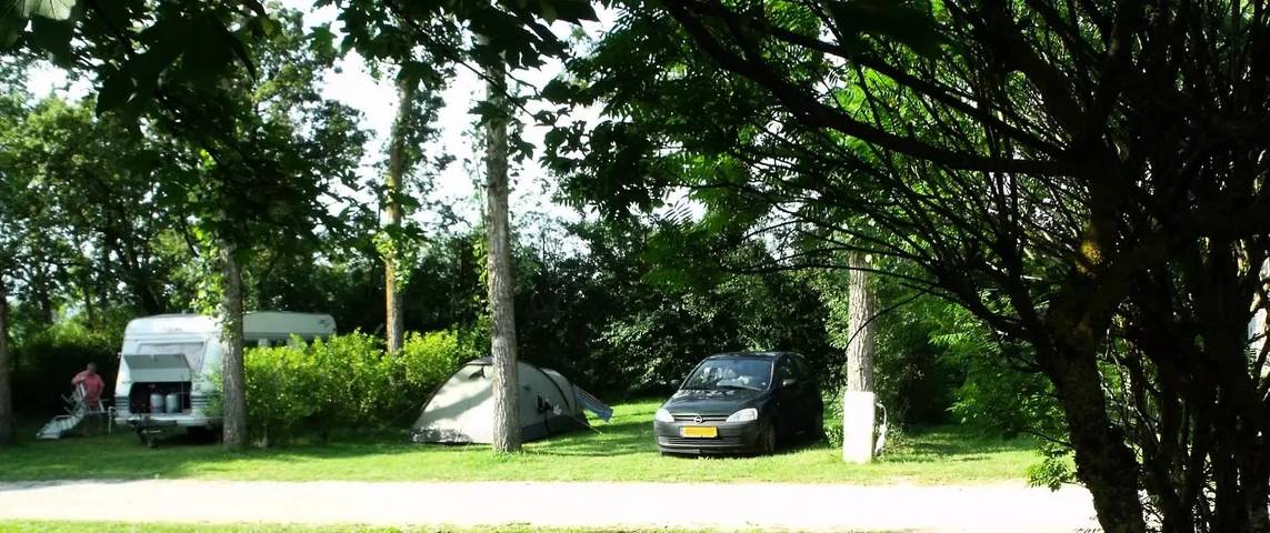 Camping für 4 Personen, mit Pool und Terrasse in Midi-Pyrenäen - 3