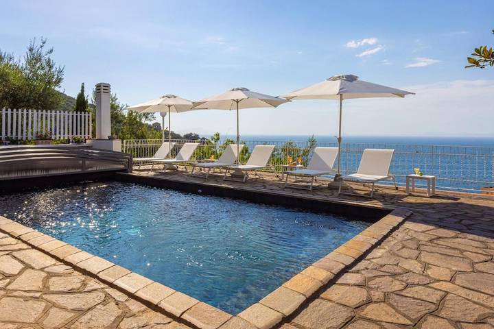 Casa vacanza per 8 persone, con Idromassaggio e Terrazza nonché Giardino e Piscina a Conca Verde - Sorrento