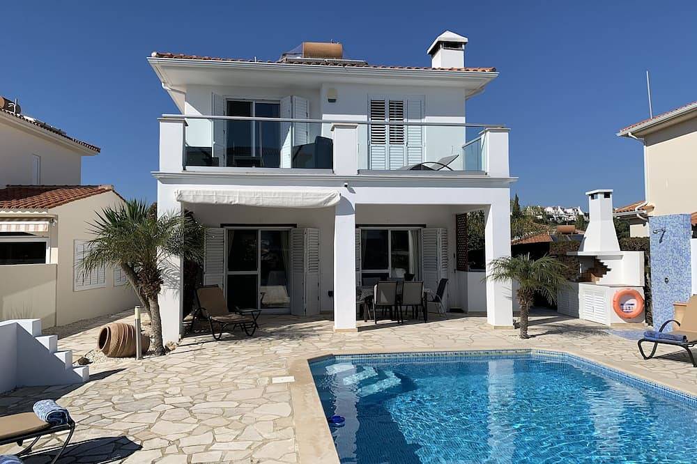 Luxusvilla mit privatem Pool im Dorf Pissouri in Πισσούρι, Südzypern