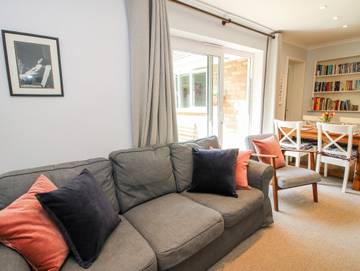 Log Cabin for 5 People in Ludlow (Shropshire), Shropshire, Photo 3