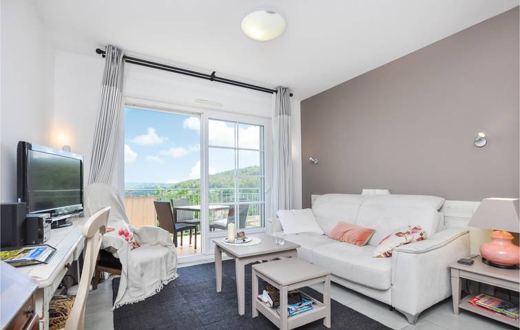 Gîte pour 4 personnes, avec piscine et terrasse à Callian - 3