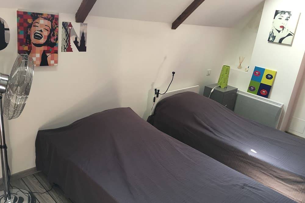 Jolie maison de caractère avec piscine chauffée dans l'Entre deux Mers in Romagne, Région de Langon