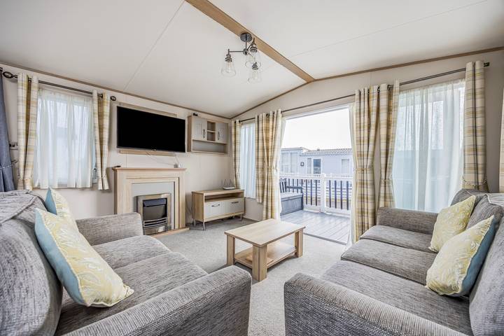 Holiday rental for 6 people, with Terrace and Pool as well as Lake view in Chichester
