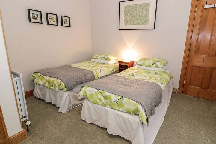 63 Rosetta Road, family friendly, with a garden in Peebles in Peebles, Scottish Borders