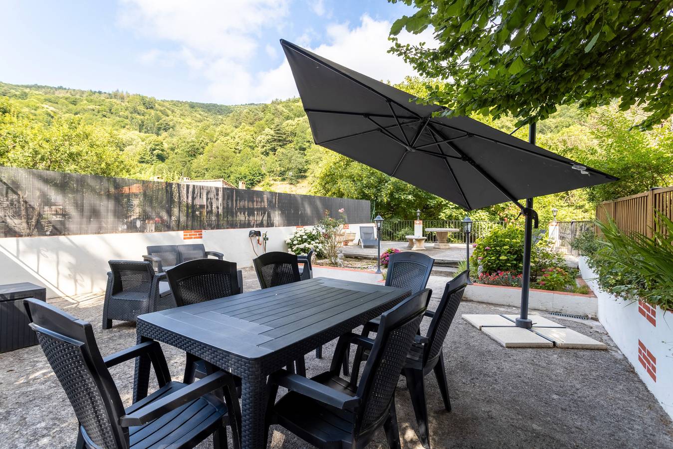 Maison "Le Petit Duc" avec vue sur les montagnes, terrasse privée et Wi-Fi in Gincla, Parc naturel régional Corbières-Fenouillèdes