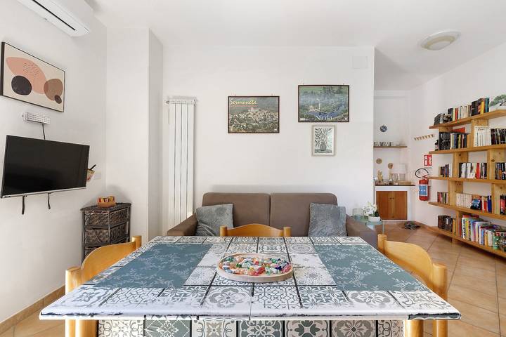 Apartamento entero, Apartamento 'L'oasi Di Alice' con vistas a la montaña, Wi-Fi y aire acondicionado in Sermoneta, Provincia de Latina