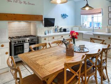 Log Cabin for 8 People in Whitby, North Yorkshire, Photo 4