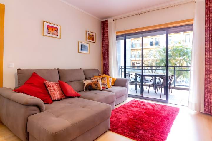 Appartement entier, Appartement "Marina Formosa" avec piscine partagée, Wi-Fi et climatisation in Olhão, Parque Natural da Ria Formosa