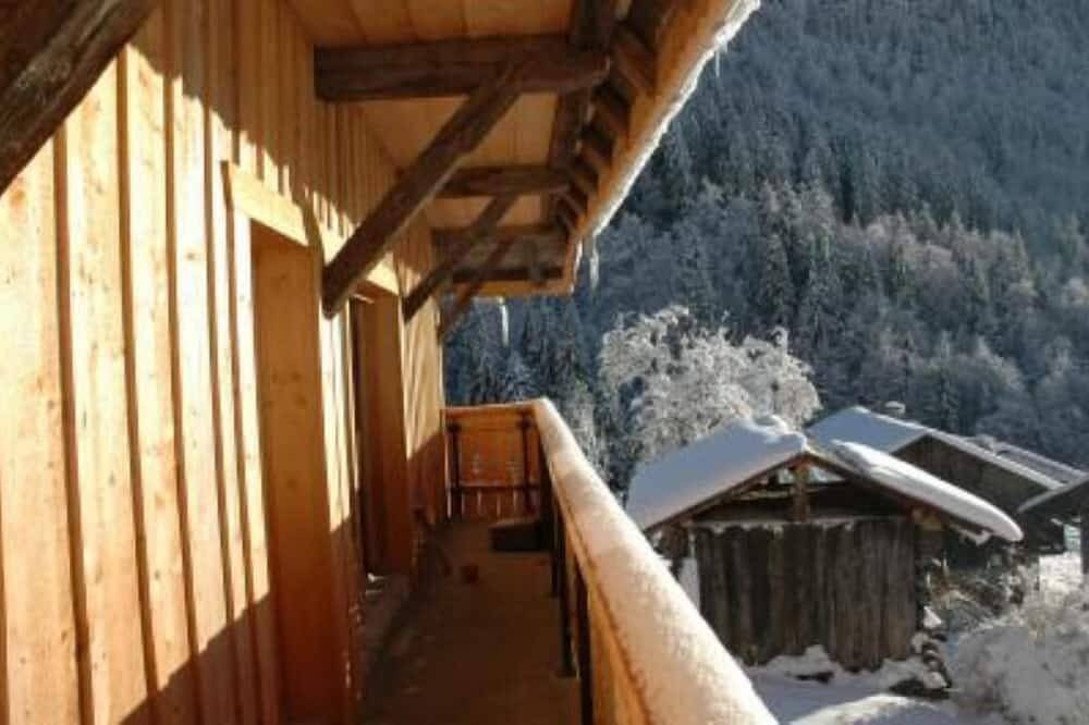 Appartement in karakter chalet met ski toegang in Montriond, Les Portes du Soleil