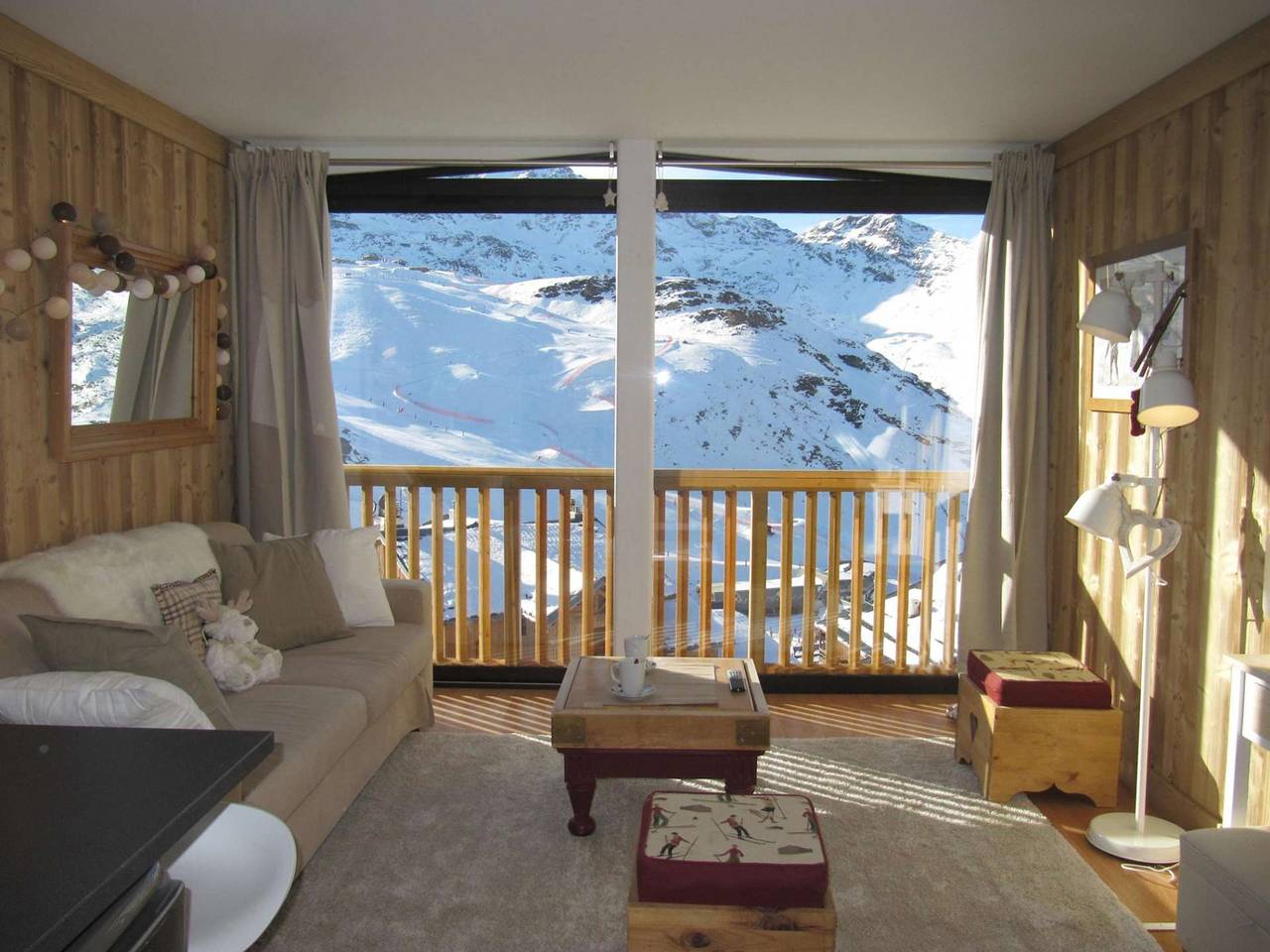 Entire studio, Charming 3 pers renovated apt, steps from slopes in Val Thorens in Val Thorens, Les Trois Vallées