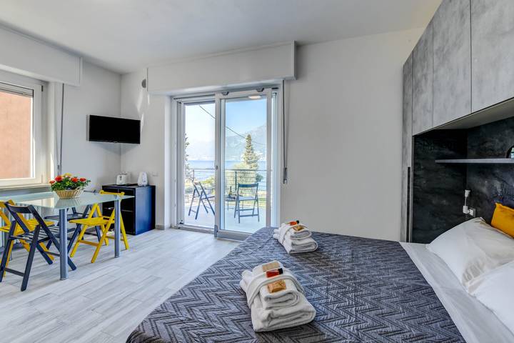 Appartamento vacanze per 3 persone, con balcone e vista lago - 1