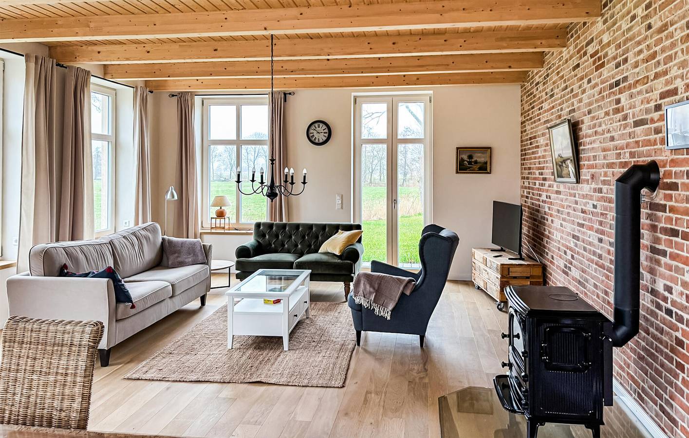 Geräumige 150 m² große Wohnung mit Terrasse, 1,5 km vom Stadtzentrum von Wiltshauserhörn entfernt in Detern, Nordseeküste