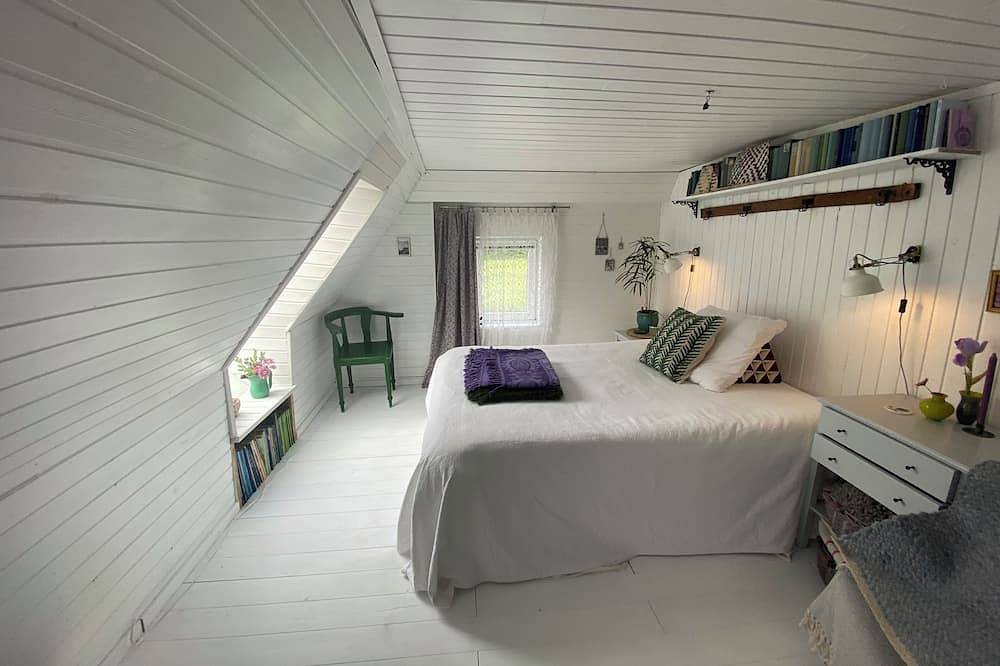 Ganze Wohnung, Künstlerkate Villa Lilia - Wohnen unterm Dach in Hasselberg, Schleswig-Flensburg