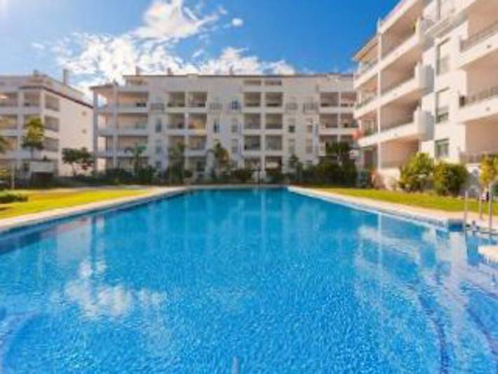Entire apartment, Apartment "Miraflores" with Partial Sea View, Shared Pools, Terrace and Air Conditioning in La Cala de Mijas, Mijas