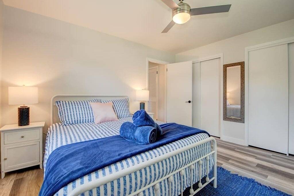 Boji Waterfront Retreat - Millers Bay Canals in Dickinson County