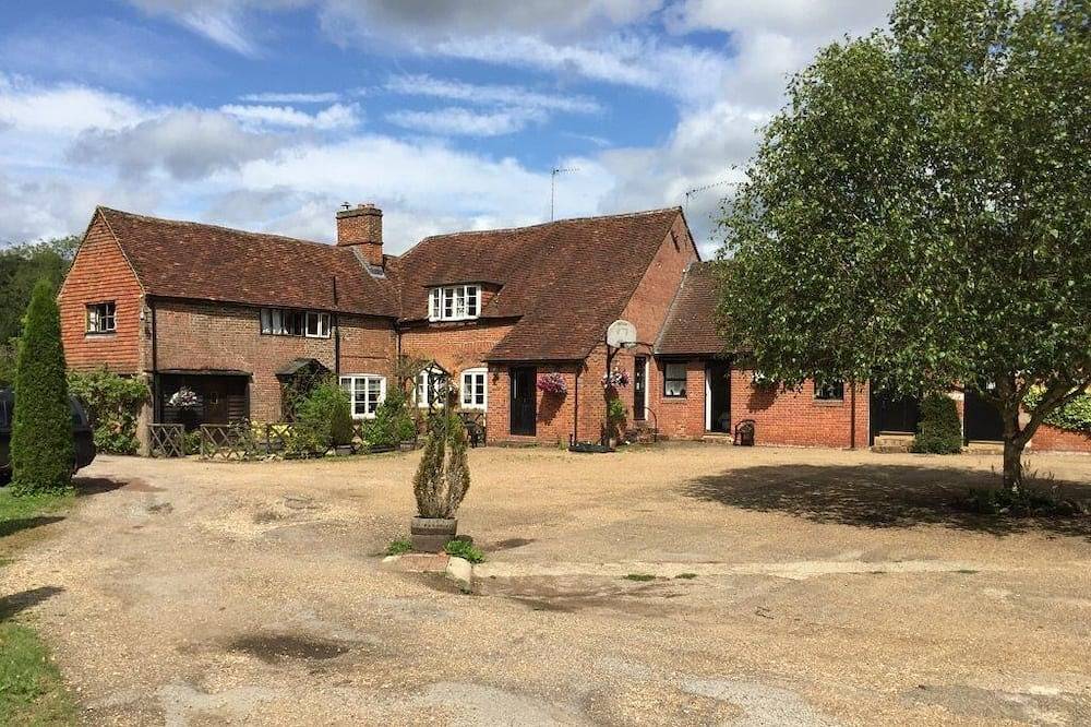 Cottage for 4 People in Guildford, Surrey Hills