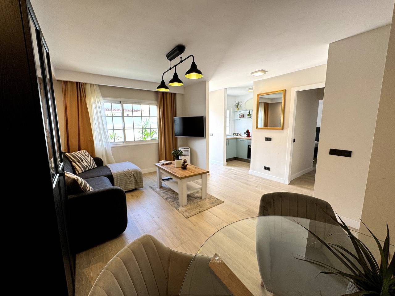 Maison de Vacances 'Mar Y Montaña' avec Vue sur la Montagne, Wi-Fi et Climatisation in Puertito de los Silos, Los Silos