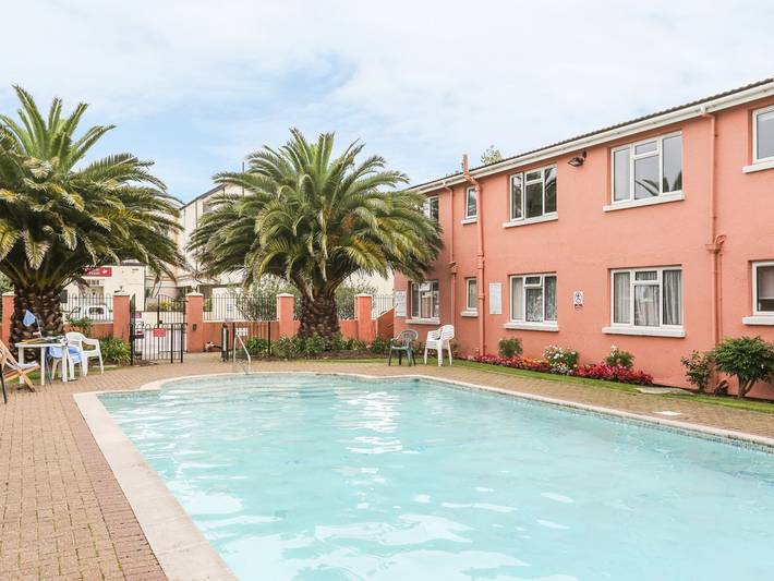 Apartment for 4 people, with garden and pool in Paignton