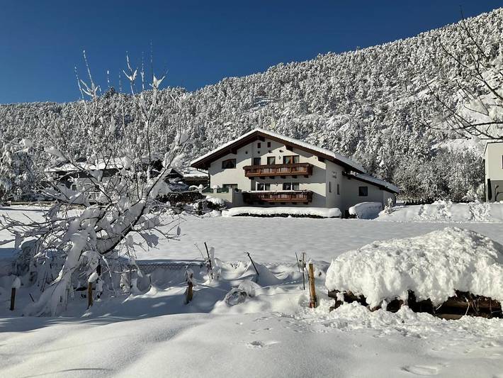 Gîte pour 3 personnes, avec jardin et vue à Tarrenz