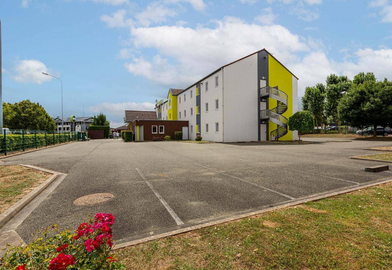 Twin Room in Le Coudray, Région de Chartres