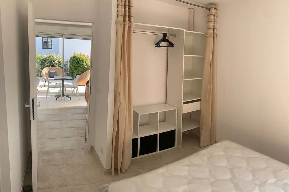 Petite maison indépendante sur notre propriété in Langlade, Région de Nîmes