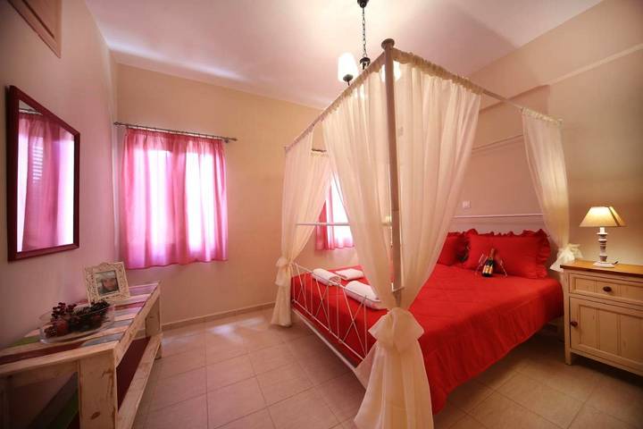 Gîte pour 5 personnes, avec vue et jardin, adapté aux familles dans Chóra Sfakíon - 2