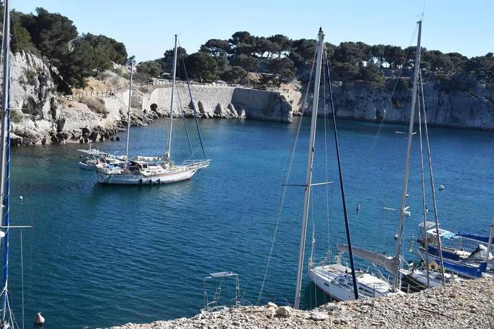 Location de vacances pour 2 personnes, avec jardin et vue dans Calanque De Port Pin Cassis - 3