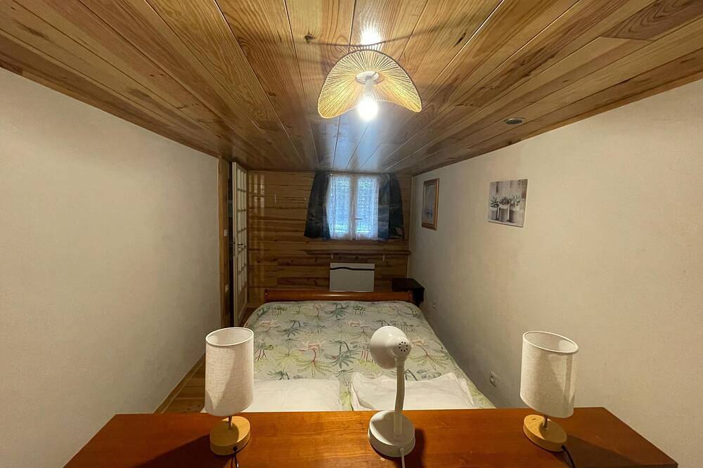 Chalet-style self-contained cottage in quiet countryside in Voiron, Isère