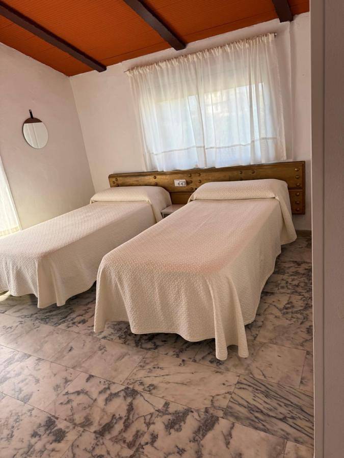 Chalet para 10 personas, con piscina además de vistas y jardín, Se admiten mascotas en Tierra de Mérida - Vegas Bajas - 3