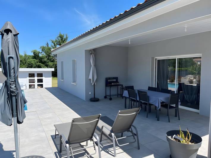 Liledou - bella villa su un unico livello con piscina privata in Berrias-et-Casteljau, Cevenne