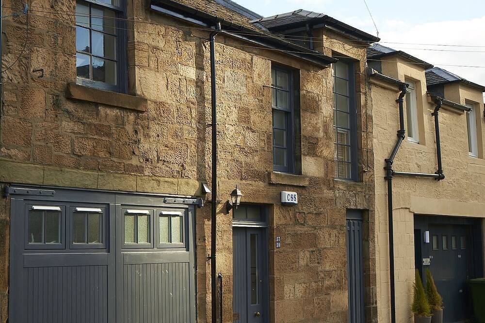 Lovely spacious 2 bedroom, 2 bathroom Mews Cottage, Glasgow in Glasgow, Greater Glasgow and Clyde Valley