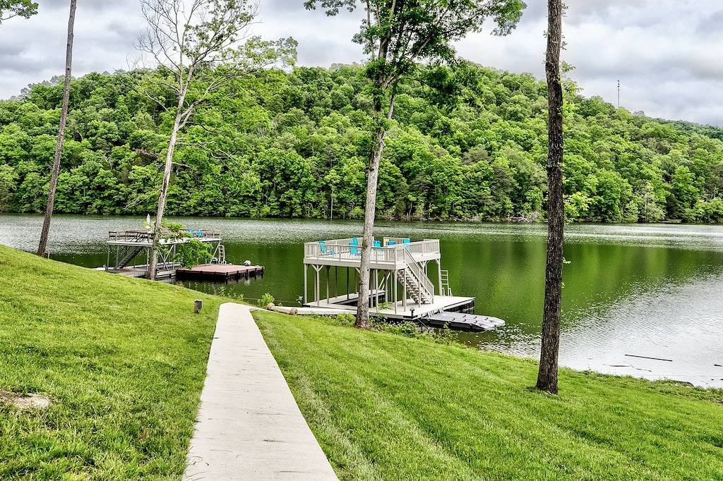 Vacation House for 12 Guests in Norris Lake, Tennessee