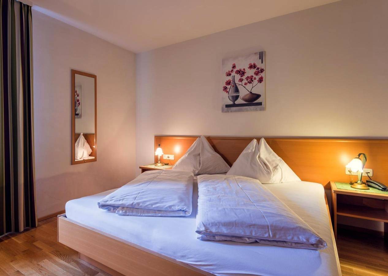 Small Double Room in Sankt Johann im Pongau, Ski Amadé