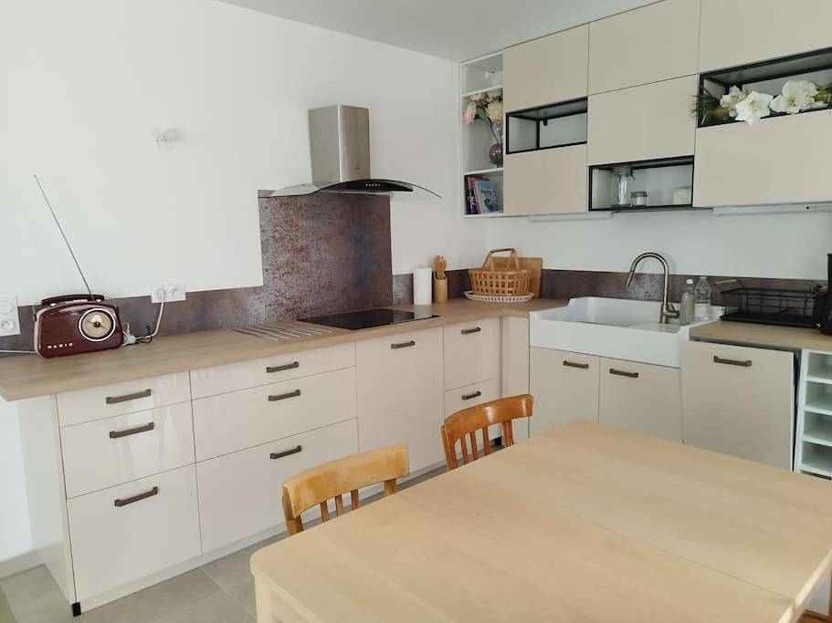 Appartement entier, Rueil-Malmaison appartement spacieux et calme in Rueil-Malmaison, Hauts-de-Seine