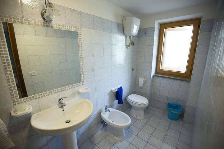 Entire apartment, Apartment in Villa Valentini, Seafront, Gulf of Gaeta parking included in Marina di Minturno, Minturno
