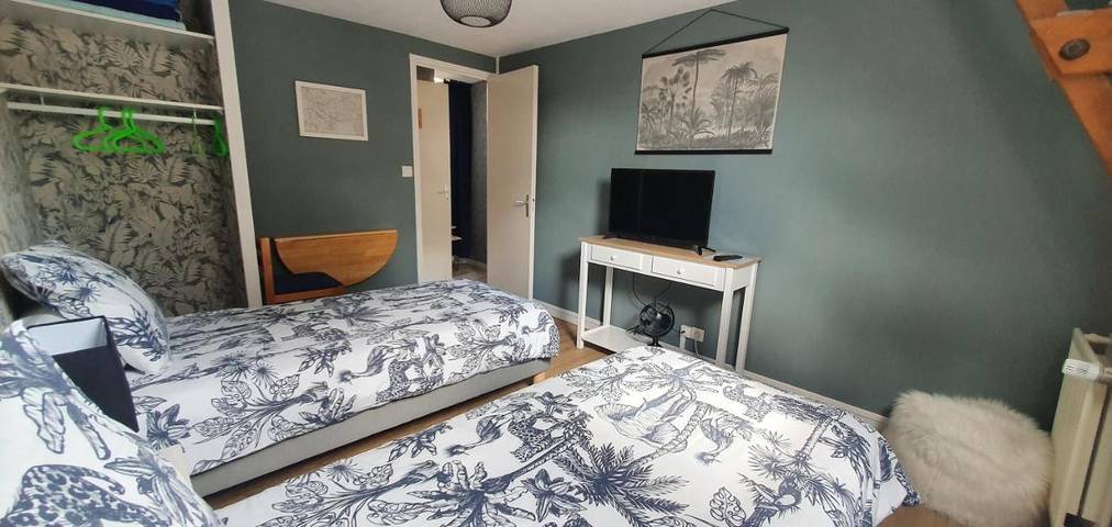 Location de vacances pour 4 personnes, avec piscine ainsi que vue et jardin à Saint-Quentin-sur-le-Homme - 3