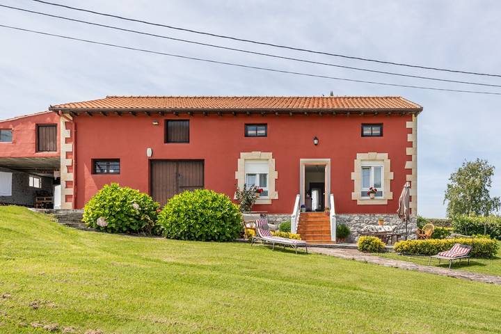 Casa rural para 6 personas, con jardín en Costa Occidental (Cantabria)