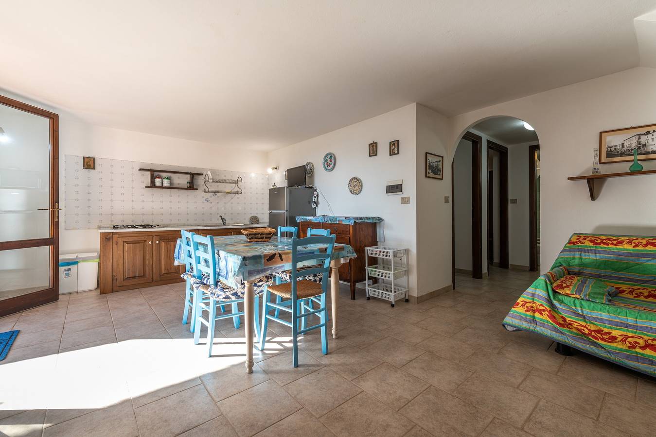 Villa Ambra avec vue sur les montagnes, jardin et terrasses privés. in Sant'Antioco Ville, Île de Sant'Antioco