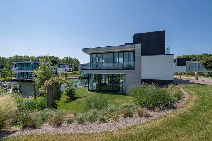 Vakantiehuis voor 8 personen, met balkon/terras en terras in Zeeland