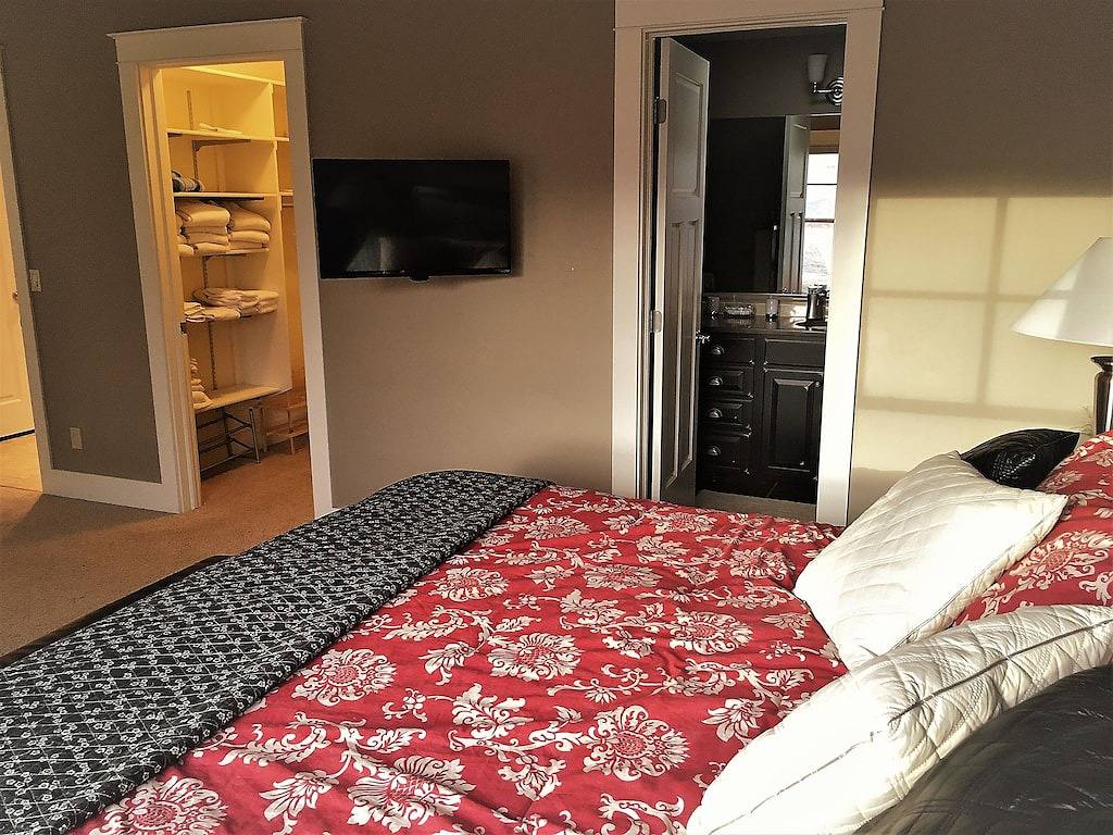 Ganze Wohnung, Am Fluss in Salida, sauber und geräumig. Gehen Sie in die Innenstadt, Str 0267 in Salida, Chaffee County