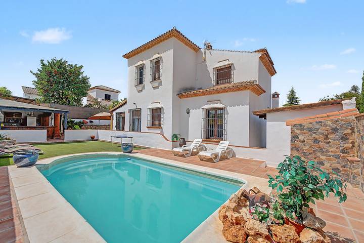 Casa de vacaciones para 8 personas, con Jacuzzi y Jardín en Serranía de Ronda