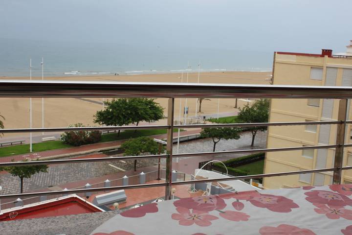Gîte pour 4 personnes, avec vue sur l’océan ainsi que balcon et jardin, adapté aux familles à Gandia - 4