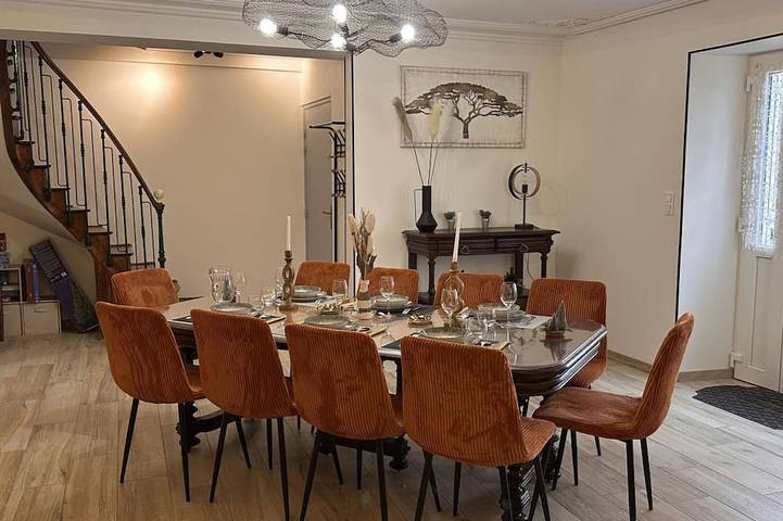 Gîte pour 12 personnes, avec jardin, animaux acceptés