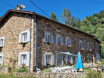 Cottage pour 3 personnes, avec jardin à Sembadel