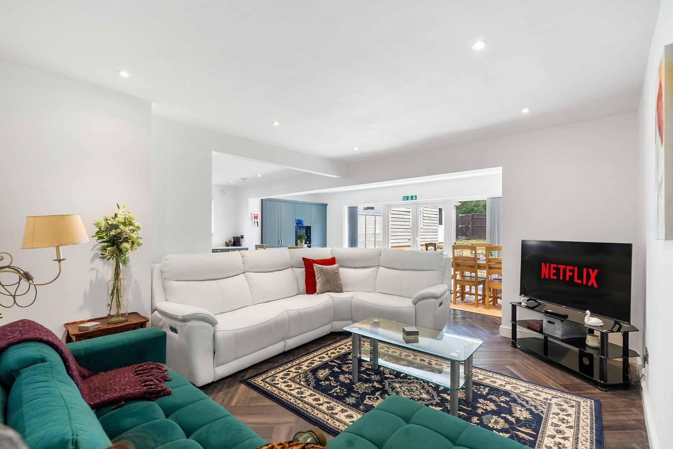 Coral Haven With Parking | By My Getaways in Worthing, Sussex Occidental