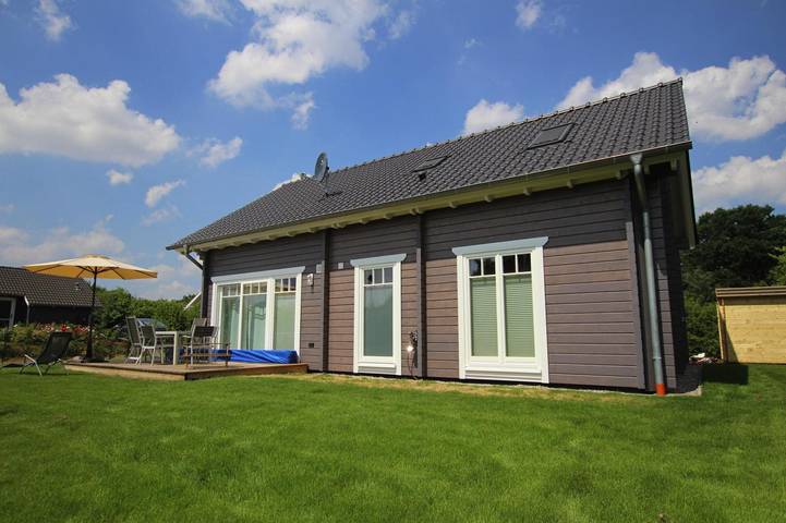 Ferienhaus für 8 Personen, mit Terrasse und Garten sowie Sauna in Zarrentin am Schaalsee - 2
