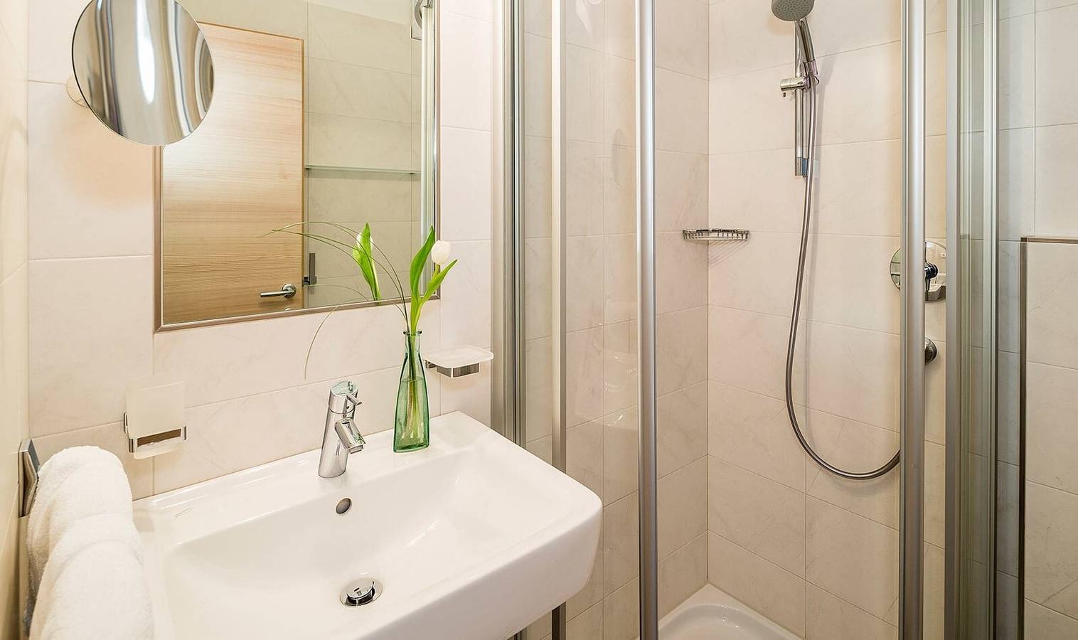 Ganze Wohnung, Ferienwohnung 'Rasnerhof Ferienwohnung Talblick' mit Bergblick, Balkon und Wlan in Oberplars, Algund